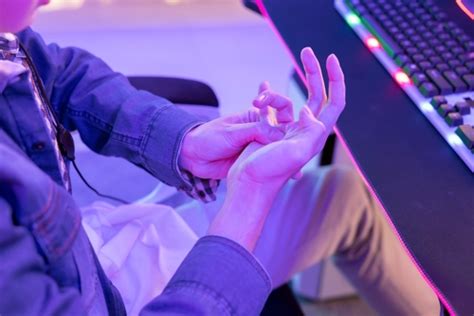 possible injuries in playing card games|How to Prevent Gaming Injuries .